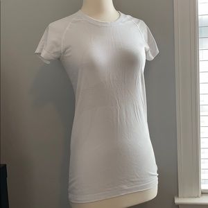 Lululemon Swiftly Tech Short Sleeve